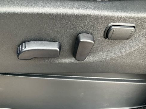 Used 2026 Nissan Frontier SV w/ All-Weather Content Package image 11