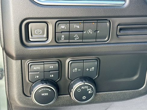 Used 2024 Chevrolet Suburban Premier AWD/4WD image 11