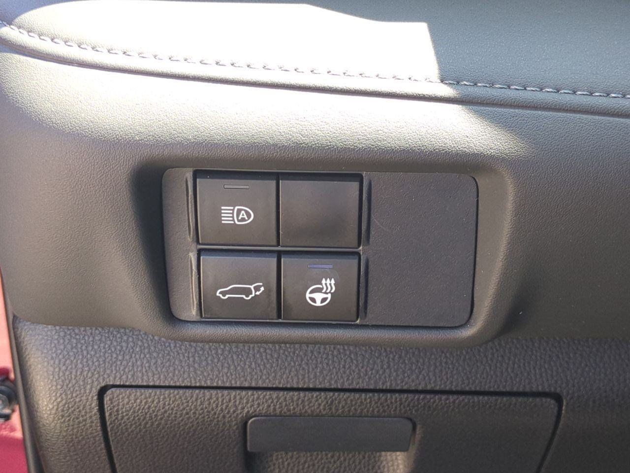 Used 2021 Toyota Highlander Limited FWD image 19