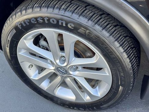 Used 2017 Nissan Juke S FWD image 22