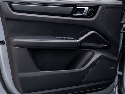 Used 2021 Porsche Cayenne GTS image 14