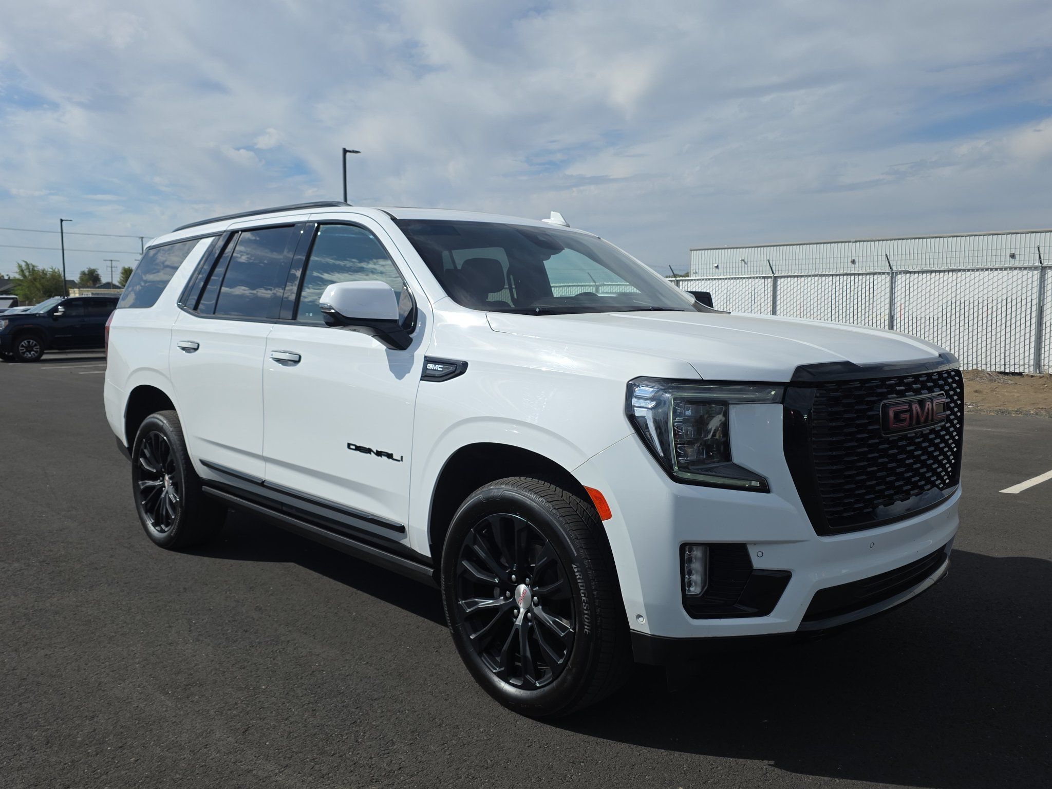 Used 2024 GMC Yukon Denali w/ Denali Reserve Package AWD/4WD image 1