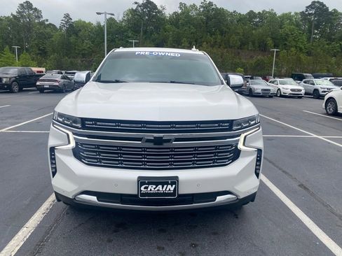 Used 2022 Chevrolet Suburban Premier AWD/4WD image 2