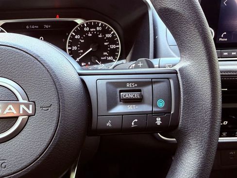 Used 2024 Nissan Rogue SV AWD/4WD image 17