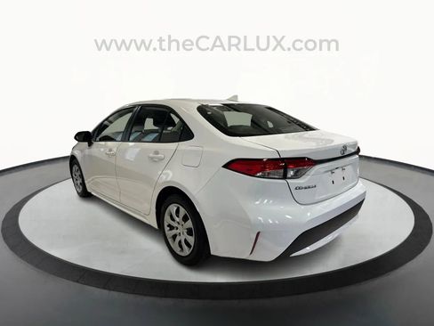 Used 2020 Toyota Corolla LE image 5