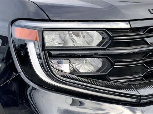 Certified 2025 Ford Expedition Platinum w/ Stealth Appearance Package image 25