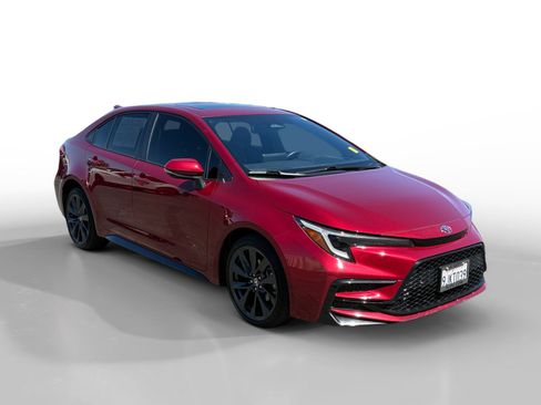 Used 2024 Toyota Corolla SE w/ SE Premium Package FWD image 7