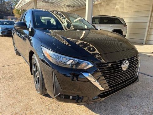 Used 2025 Nissan Sentra SV FWD image 3