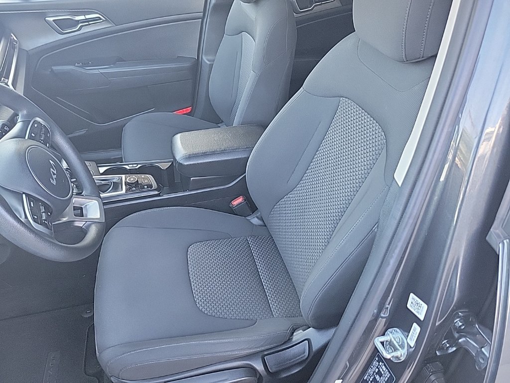 Used 2023 Kia Sportage LX FWD image 17
