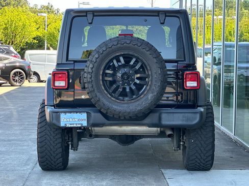 Used 2019 Jeep Wrangler Unlimited Sport AWD/4WD image 4