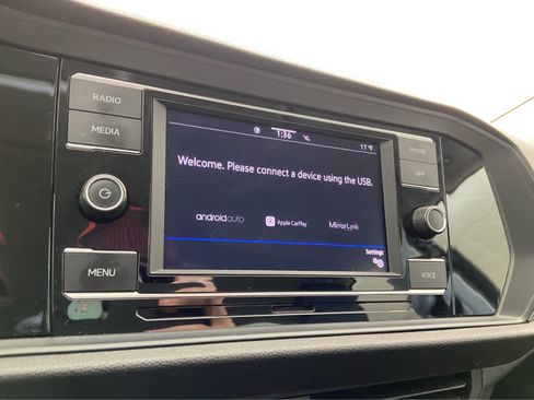 Used 2024 Volkswagen Jetta SE image 24