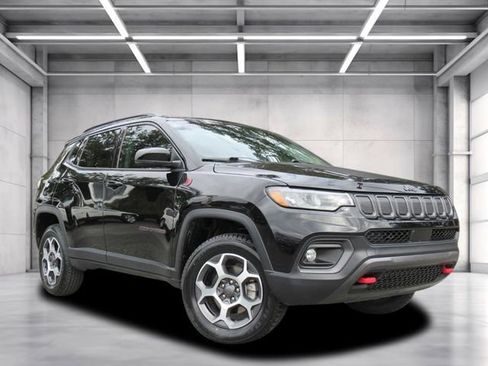 Used 2022 Jeep Compass Trailhawk image 1