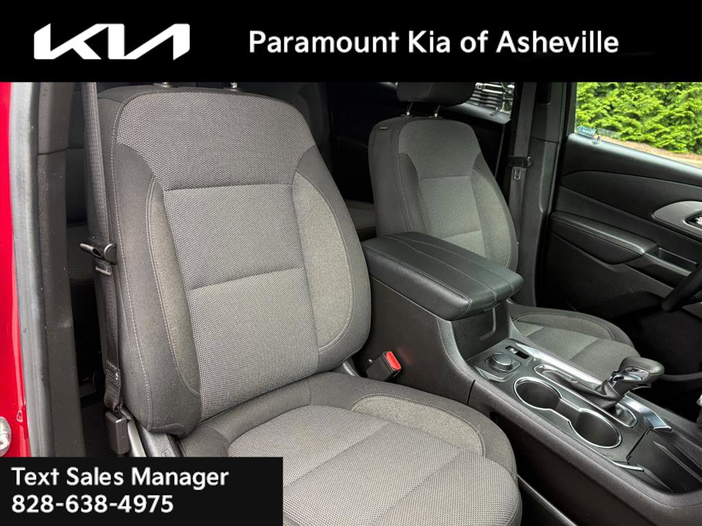 Used 2023 Chevrolet Traverse LT FWD image 19