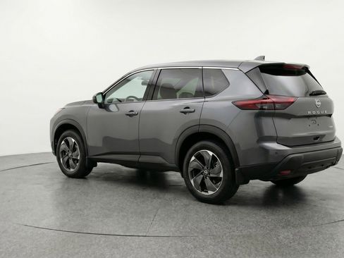 Used 2025 Nissan Rogue SV FWD image 6