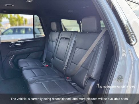 Used 2025 Chevrolet Tahoe LT AWD/4WD image 12
