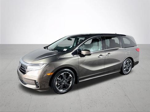 Used 2023 Honda Odyssey Elite image 2