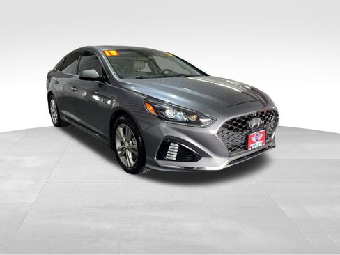 Used 2018 Hyundai Sonata Limited image 3