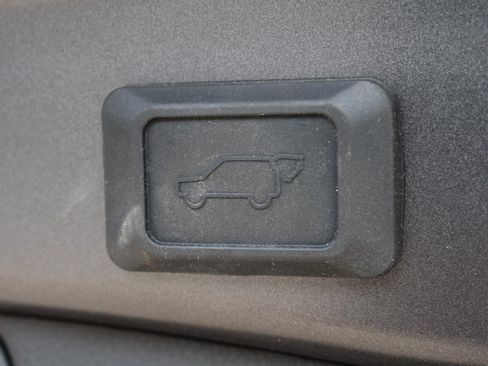Used 2024 Toyota RAV4 XLE w/ Convenience Package AWD/4WD image 9