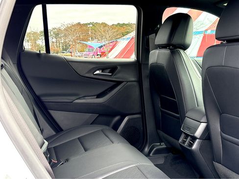 New 2026 Chevrolet Equinox LT w/ Convenience Package II image 11