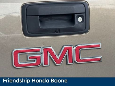 Used 2015 GMC Canyon SLE AWD/4WD image 11