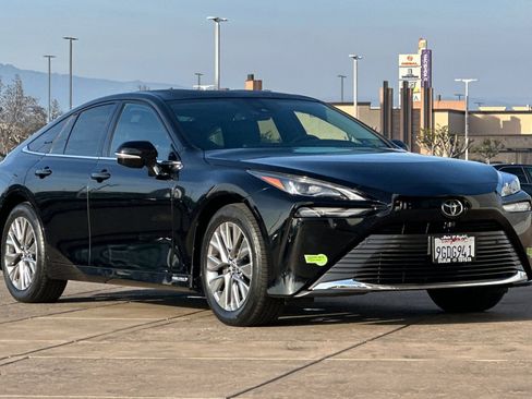 Certified 2023 Toyota Mirai XLE image 2