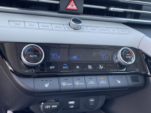 New 2026 Hyundai Elantra Limited FWD image 33