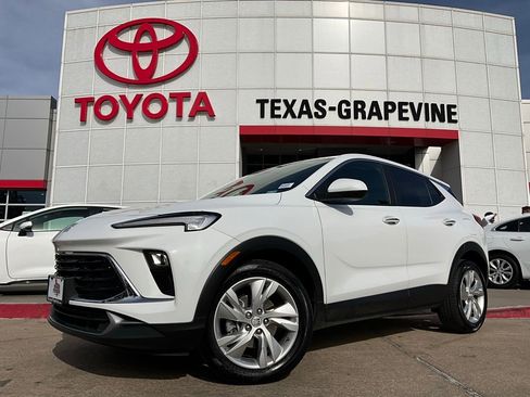 Used 2025 Buick Encore GX Preferred image 2