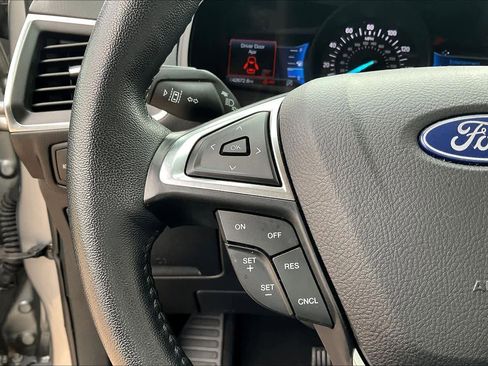 Used 2024 Ford Edge Titanium image 21