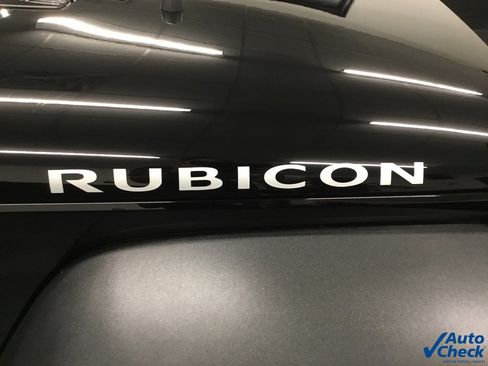 Used 2015 Jeep Wrangler Unlimited Rubicon w/ Connectivity Group image 30