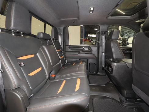 Used 2025 GMC Sierra 2500 AT4 w/ AT4 Premium Plus Package AWD/4WD image 26