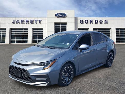 Used 2022 Toyota Corolla SE image 2