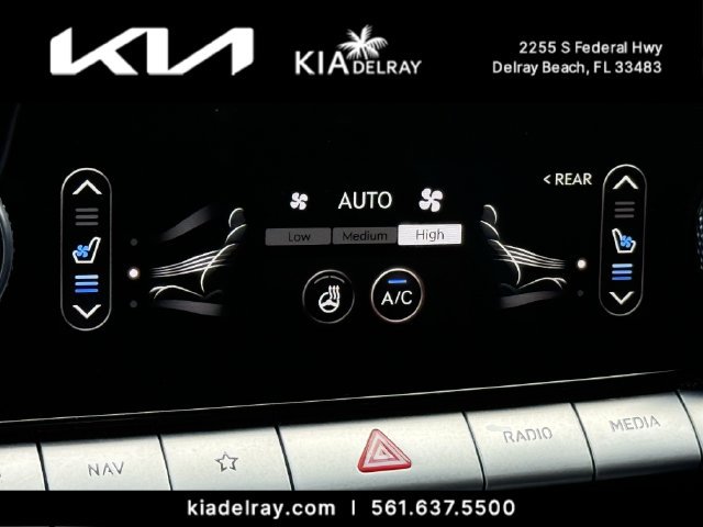 Used 2023 Genesis GV70 2.5T w/ Sport Prestige Package AWD/4WD image 28