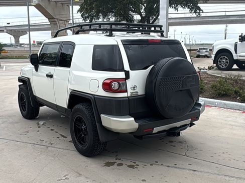 Used 2012 Toyota FJ Cruiser 2WD w/ Convenience Pkg image 5