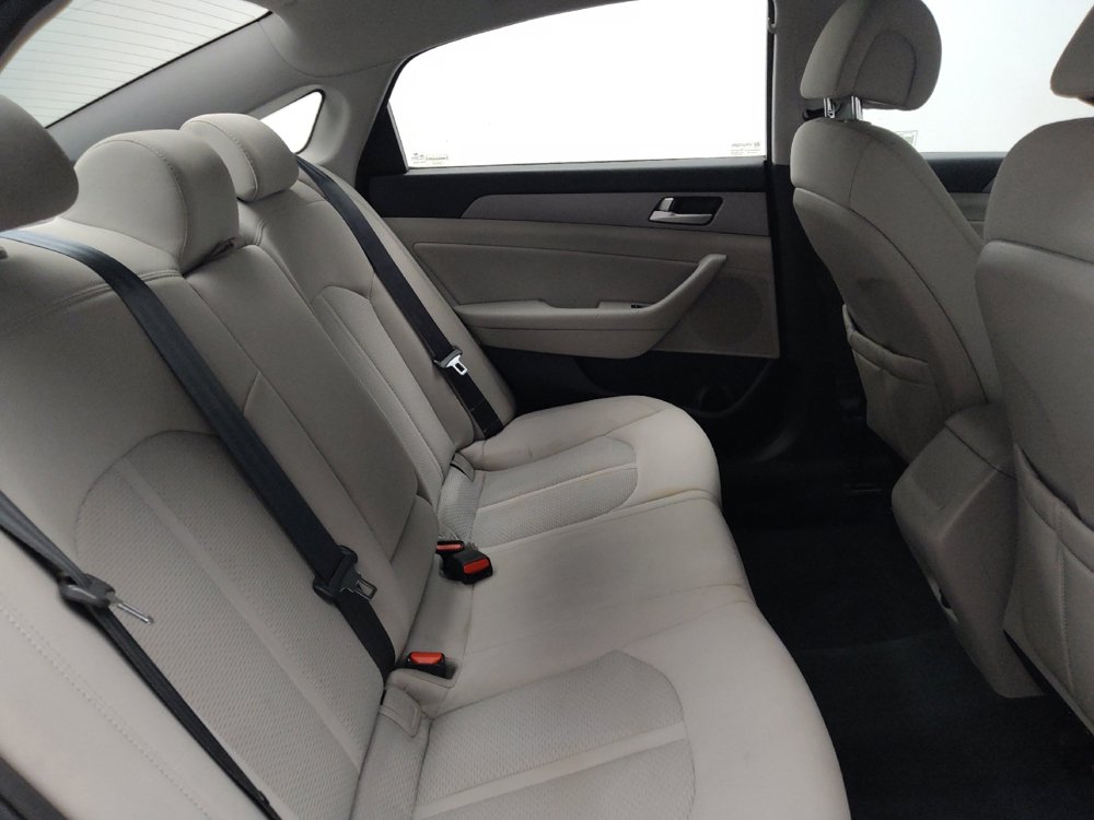 Used 2015 Hyundai Sonata SE w/ Option Group 02 FWD image 19