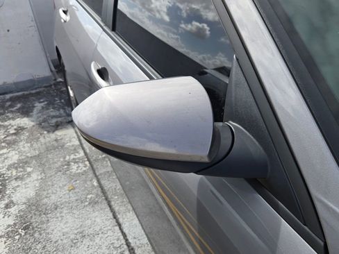 Used 2024 Hyundai Elantra SE image 9