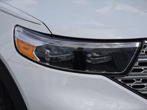 Used 2021 Ford Explorer Limited w/ Equipment Group 301A AWD/4WD image 8