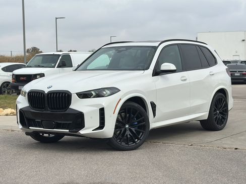New 2026 BMW X5 sDrive40i w/ M Sport Package image 2