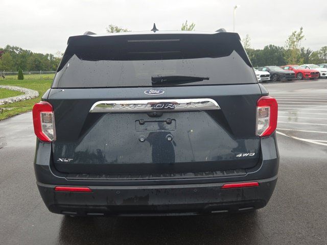 Used 2023 Ford Explorer XLT AWD/4WD image 8