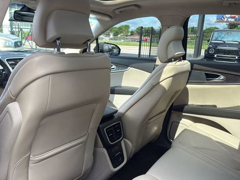 Used 2017 Lincoln MKX Select w/ Select Plus Package image 28