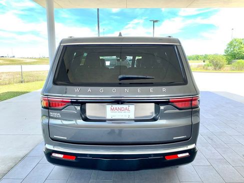 Used 2022 Jeep Wagoneer Series II image 6