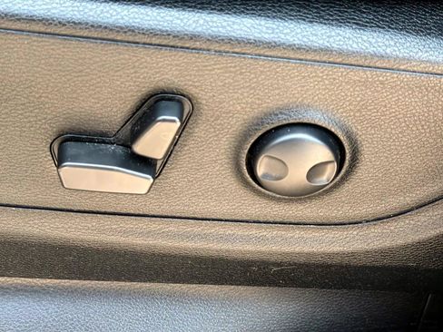 Used 2022 RAM 1500 Big Horn AWD/4WD image 16
