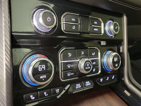 Used 2023 GMC Yukon Denali Ultimate AWD/4WD image 29