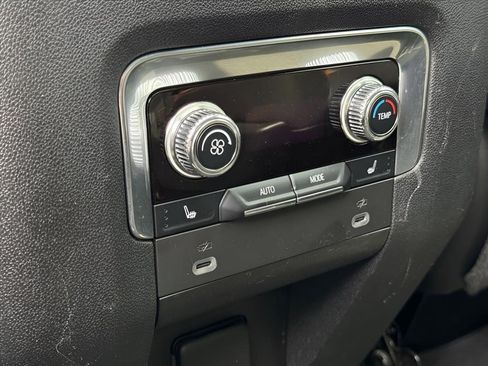 Used 2022 GMC Yukon AT4 AWD/4WD image 23