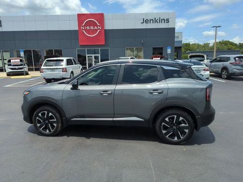 Certified 2025 Nissan Kicks SV w/ SV Premium Package AWD/4WD image 10