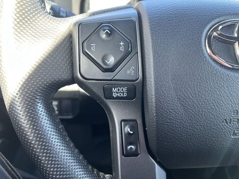 Used 2021 Toyota Tacoma TRD Off-Road image 19