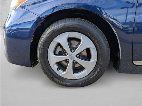 Used 2015 Toyota Prius Two image 21