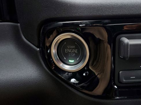 New 2025 GMC Sierra 1500 Elevation image 32