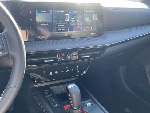 Used 2026 Nissan Kicks SR image 22