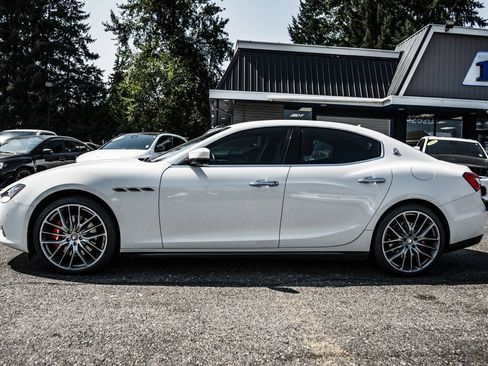 Used 2017 Maserati Ghibli S RWD image 15
