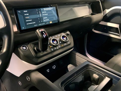 Used 2023 Land Rover Defender 110 S image 16